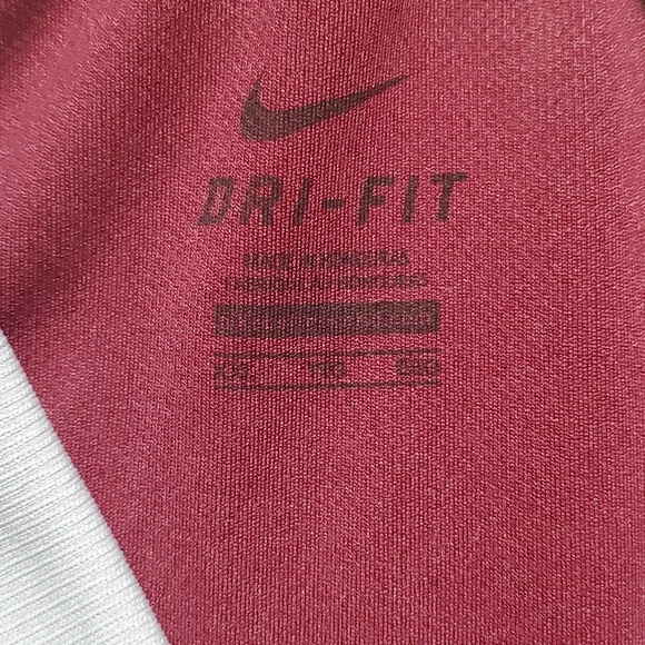 Womens like new burgundy Nike baseball T-shirt - Picture 4 of 6